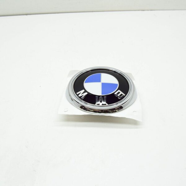 51147340321 - NEW BMW F26 SAC TRUNK LID BMW EMBLEM BADGE 7340321 51147340321 ORIGINAL