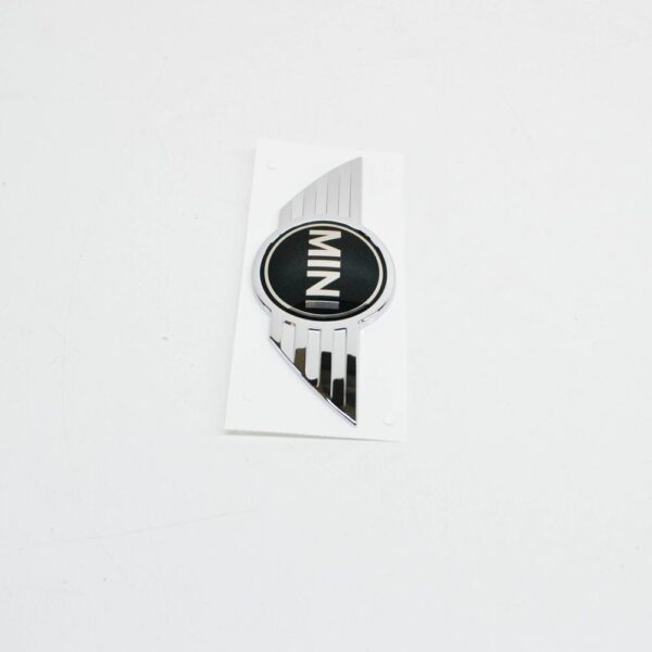 51147351370 - MINI CLUBMAN F54 emblem of the bonnet 51147351370 NEW REAL