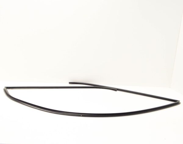 51317027916 - BMW 5 E60 Rear Upper Windscreen Seal 51317027916 7027916 NEW GENUINE