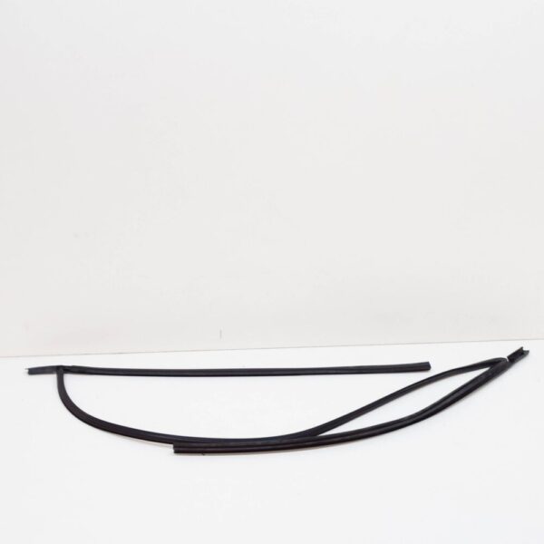 51318108043 - NEW BMW 8 E31 WINDSCREEN WEATHERSTRIP 51318108043 8108043 ORIGINAL
