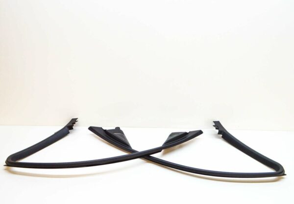 51337323510 - NEW BMW 3 F30 FRONT WINDOW FRAME SEALING SET 51337323510 51337323509 OEM