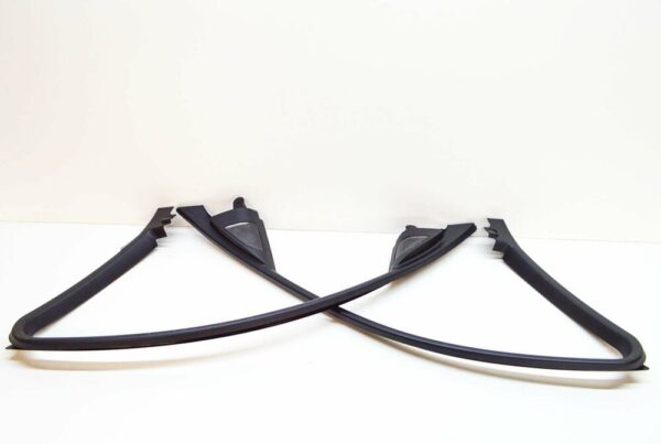 51337323510 - NEW BMW 3 F30 FRONT WINDOW FRAME SEALING SET 51337323510 51337323509 OEM