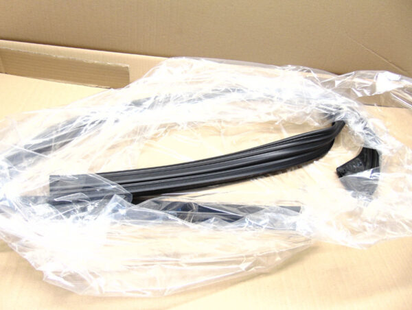 51337336964 - NEW BMW 5 G30 FRONT RIGHT DOOR WINDOW GUIDE RUBBER SEAL 51337336964 ORIGINAL
