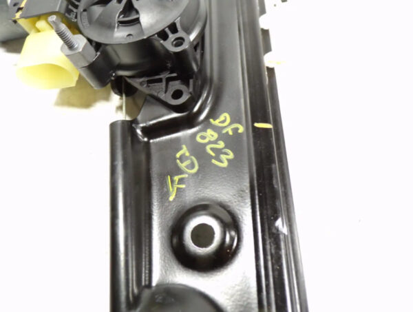 51357390244 - MINI F60 rear right power window 51357390244 7390244 NEW ORIGINAL