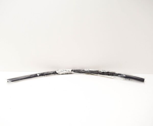 51471822072 - BMW 1502 front door window gasket 51471822072 1822072 NEW REAL