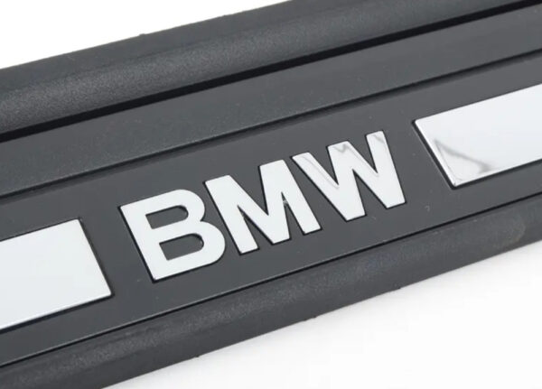 51477180740 - OEM BMW E81 E82 2 DOOR O/S RIGHT DOOR CHROME ENTRY SILL STRIP 7180740 NEW