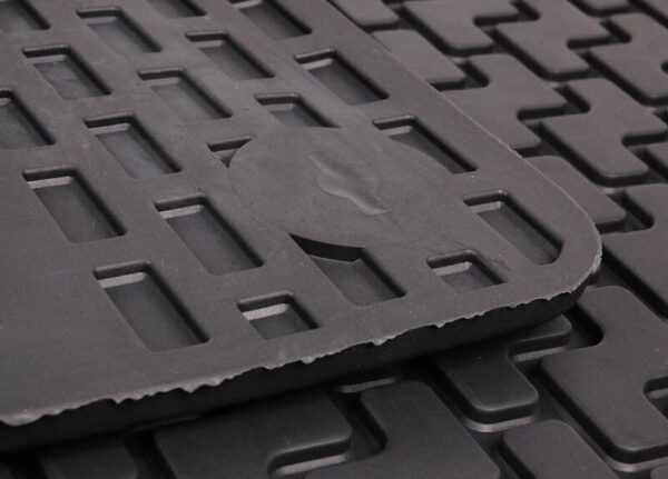 51479401971 - NEW BMW SERIES 3 E36 92-99 FRONT RUBBER FLOOR MAT SET 9401971