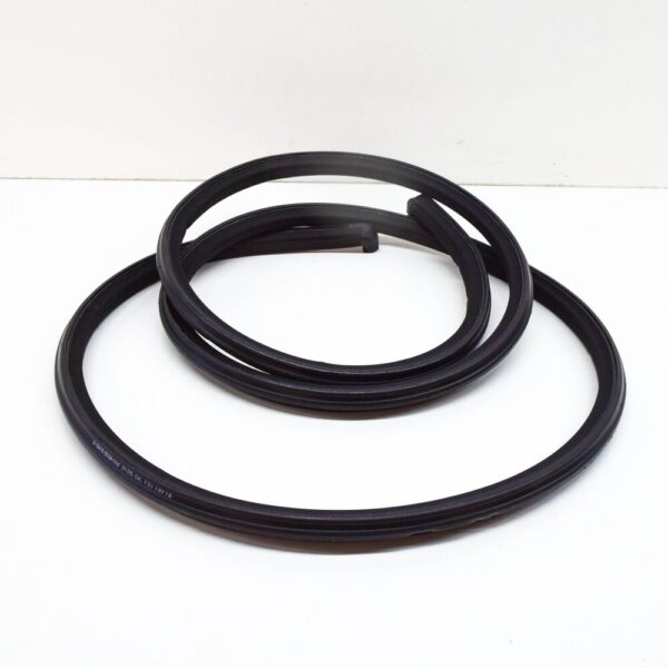 51712230857 - BMW 3 E30 M rubber seal for convertible top trunk lid 51712230857 NEW