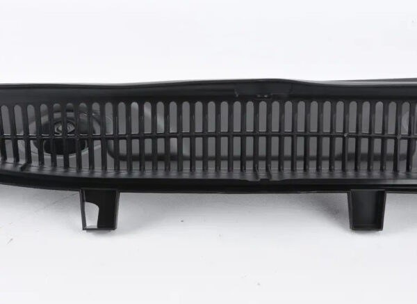 51717350591 - NEW BMW X1 F48 FRONT WIPER COWL TRIM 51717350591 LHD ORIGINAL
