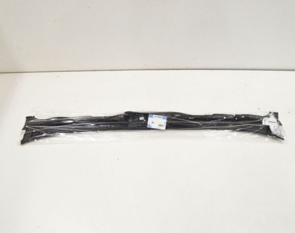 51718159292 - BMW 5 E39 windshield trim 51718159292 new