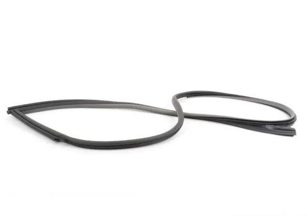 51767008582 - NEW BMW 6 SERIES E63 BASALT GREY EDGE DOOR GASKET RIGHT 7008582 04-04