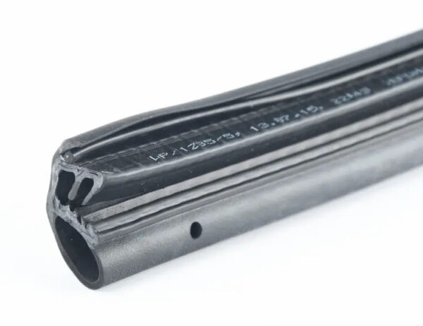 51767371476 - MINI CONVERTIBLE R57 FRONT RIGHT DOOR SEAL RUBBER 51767371476 7371476 NEW GENUINE