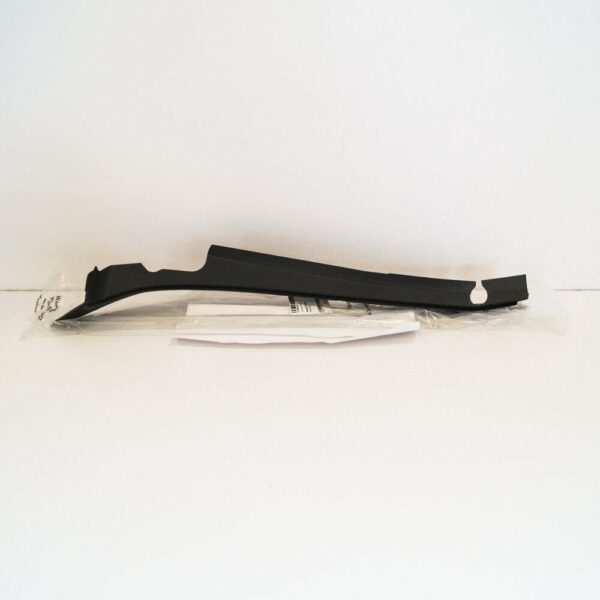 51768061844 - NEW BMW 3 F80 SEALING SIDE PANEL RIGHT 51768061844 8061844 OEM