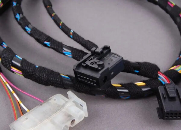 61128377432 - NEW BMW 7 E38 NAVIGATION CONNECTING LEAD 61128377432 8377432 ORIGINAL