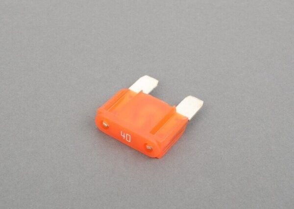 61138367132 - BMW E88 Genuine Maxi Fuse 61138367132