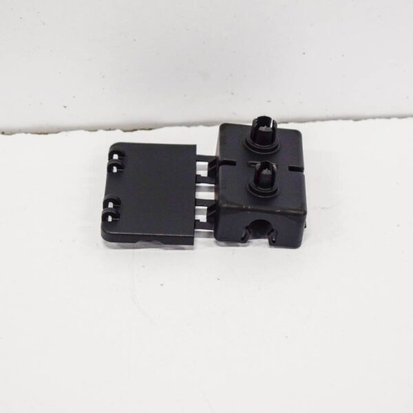 61139187008 - BMW 5 F10 connector bracket 61139187008 9187008 NEW ORIGINAL