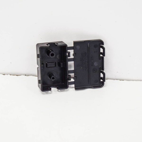 61139187008 - BMW 5 F10 connector bracket 61139187008 9187008 NEW ORIGINAL