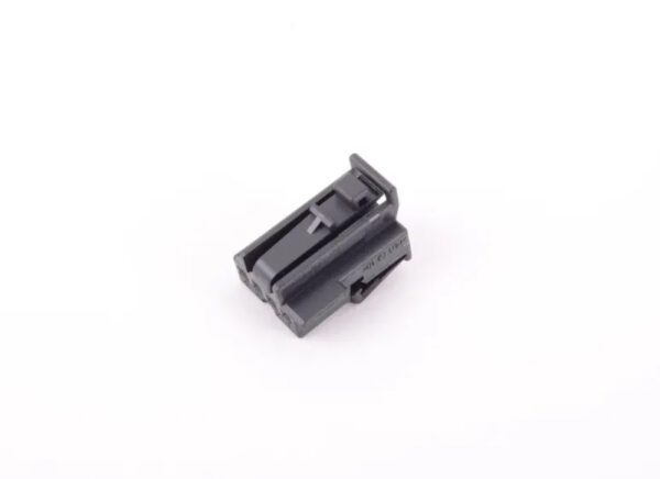 61139245024 - NEW BMW 3 G20 UNIVERSAL 4POLE SOCKET HOUSING 9245024 61139245024 GENUINE