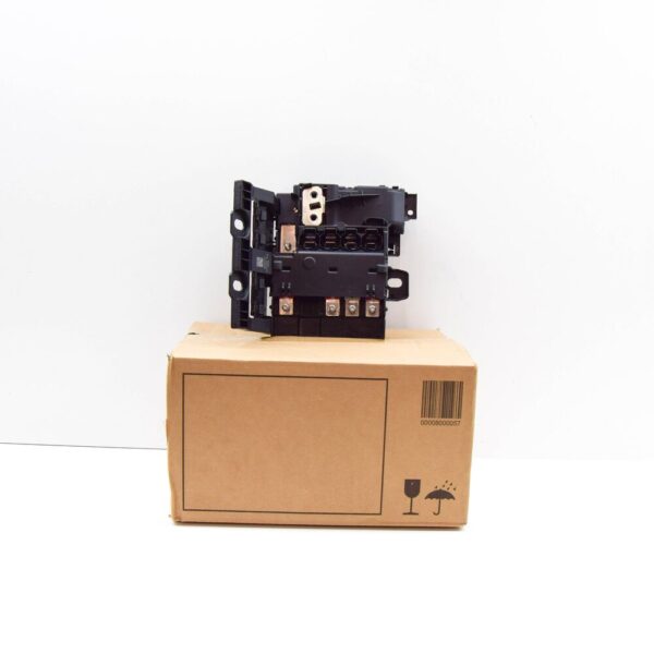 61146822559 - BMW 7 G11 G12 B+ Junkcion Power Point Rear 61145A693C9 NEW