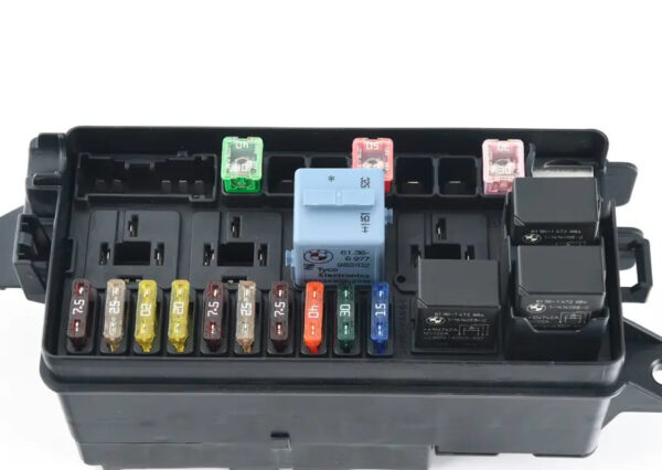 61149213372 - MINI CLUBMAN R55 FUSE BOX 9213372 61149213372 NEW GENUINE