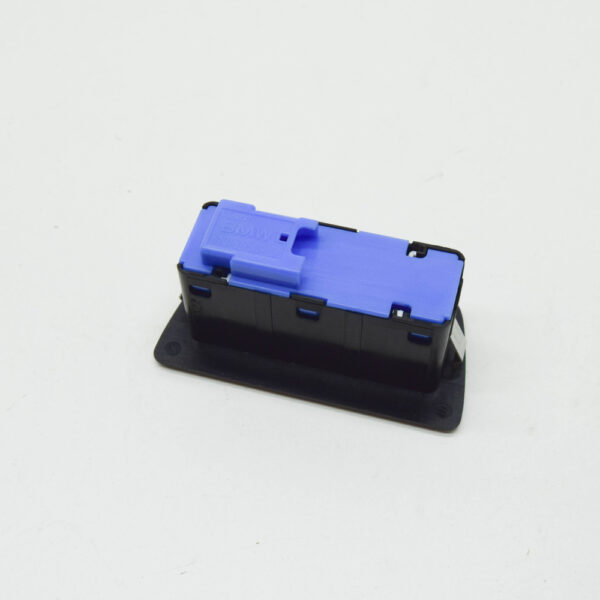 61319275119 - BMW 7 F01, F02 Boot Release Button 61319275119 9275119 NEW