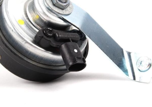 61338379712 - BMW E46 Horn High Pitch Genuine 61338379712