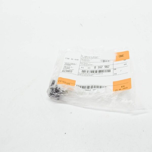61618162982 - BMW 5 E39 Wiper Blade Guide 61618162982 NEW GENUINE