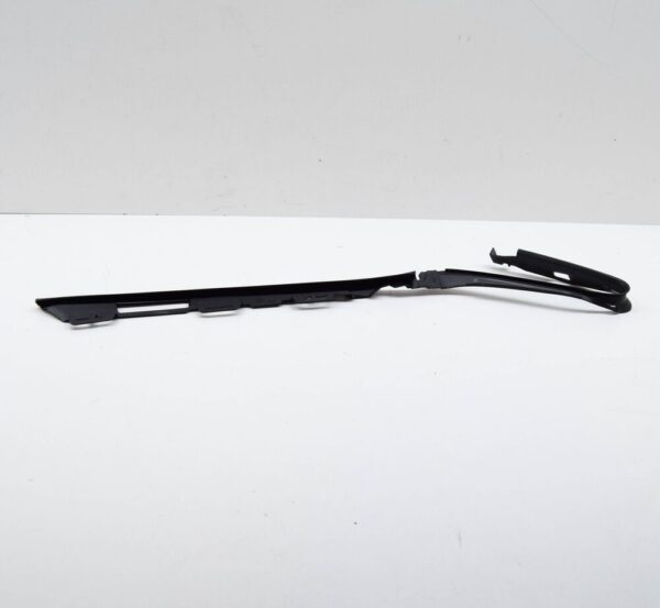 63119879640 - BMW 5 G30 FRONT RIGHT HEADLIGHT SEAL 63119879640 NEW GENUINE