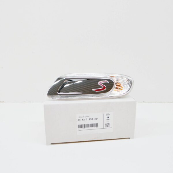 63137298351 - Mini Cooper S F56 Front Left Fender Turn Signal White 63137298351 NEW GENUINE