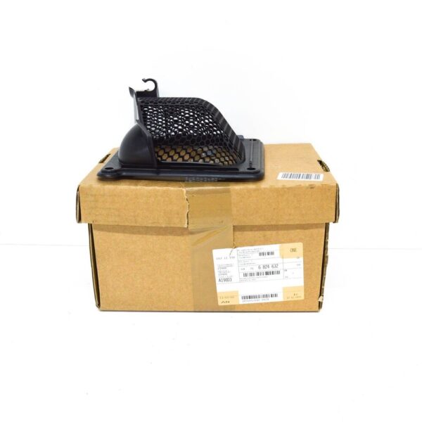 64316824632 - BMW 1 F40 Fresh Air Channel Grill 64316824632 6824632 NEW REAL