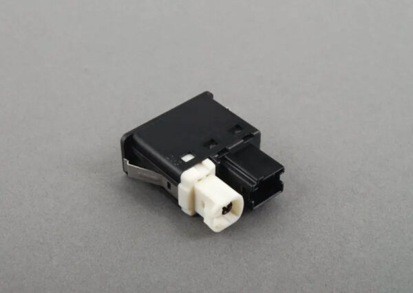 84109237654 - MINI COOPER R56 USB and Additional Input Female 84109237654 NEW GENUINE