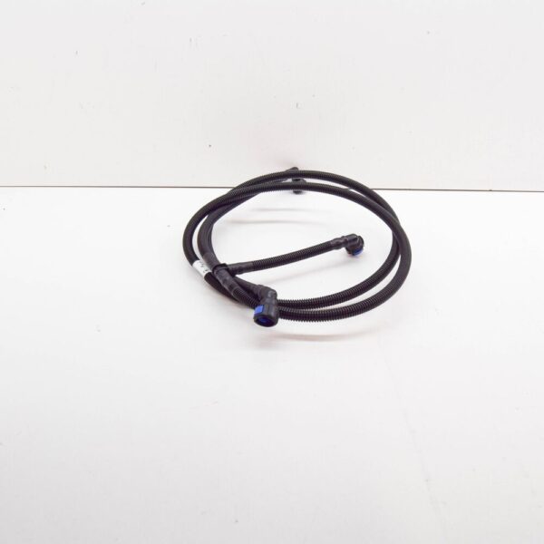 3V0955970E - SKODA SUPERB MK3 HEADLIGHT WASHER SYSTEM TROUSERS 3V0955970E NEW GENUINE