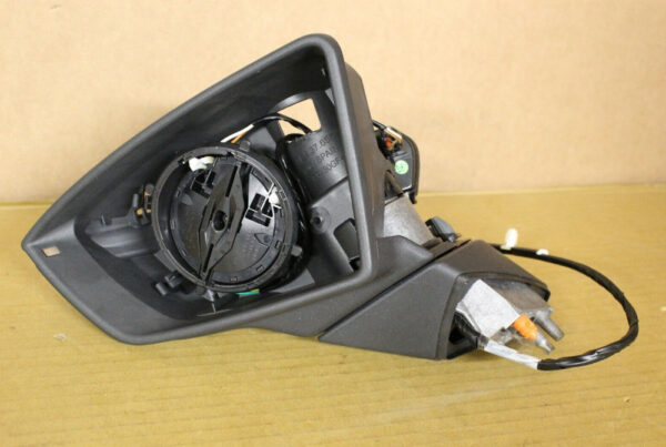 5F2857507Q9B9 - New Seat Leon 5F Front Left Wing Mirror RHD 5F2857507Q9B9 Genuine