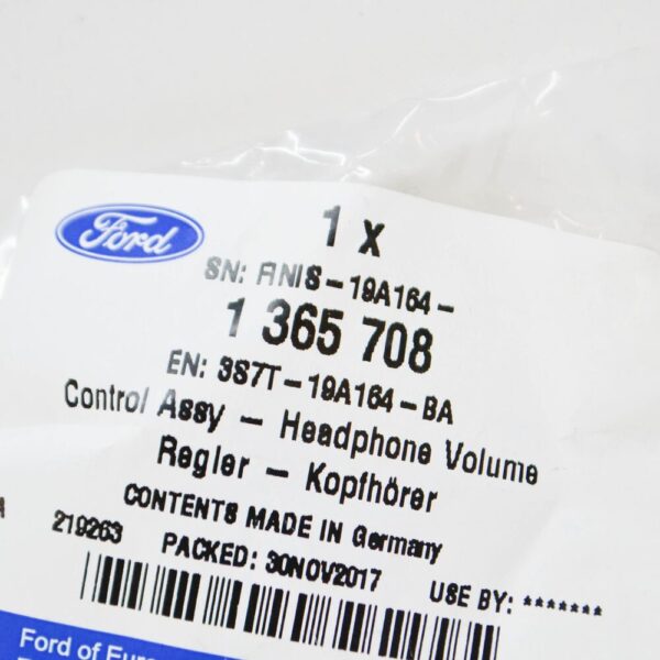 1365708 - FORD TRANSIT CONNECT MK1 AUXILIARY AUDIO INPUT JACK 1365708 NEW GENUINE