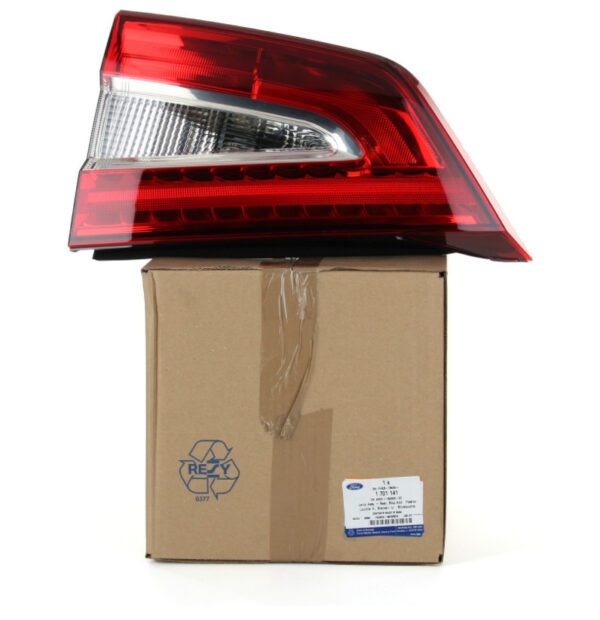 1701141 - NEW FORD GALAXY MK2 REAR RIGHT INNER TAILLIGHT 1701141 AM21-13A602-ED ORIGINAL