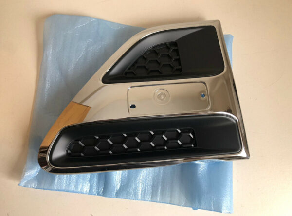 1740320 - NEW FORD RANGER T6 FRONT RIGHT FENDER SHIELD TRIM 1740320 AB39-16G000-DB