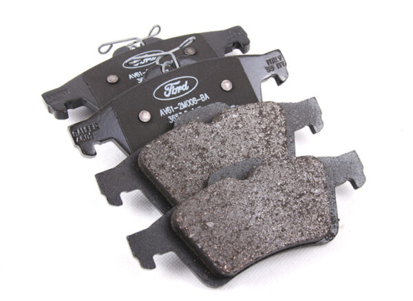 1805813 - NEW FORD C-MAX MK2 REAR BRAKE PAD SET 1805813 AV61-2M008-BA ORIGINAL