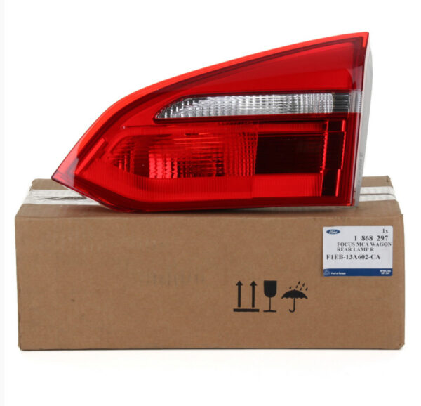 1868297 - NEW FORD FOCUS ESTATE C346 MK3 REAR RIGHT INNER TAILLIGHT 1868297 ORIGINAL