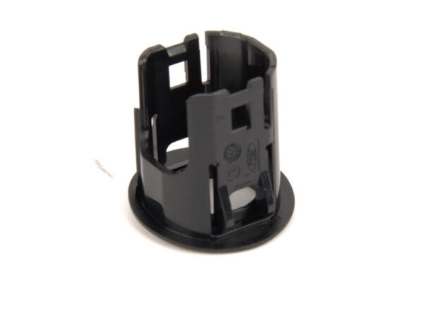1906084 - NEW FORD FOCUS C346 MK3 ESTATE REAR LEFT PARKING SENSOR RETAINER 1906084