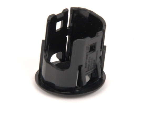 1906087 - NEW FORD FOCUS C346 MK3 ESTATE REAR RIGHT PARK SENSOR RETAINER 1906087 ORIGINAL
