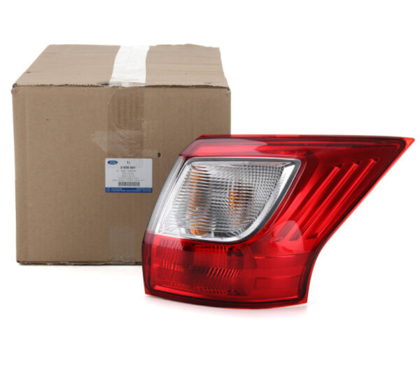 2035591 - NEW FORD C-MAX MK2 REAR RIGHT OUTER TAILLIGHT AM51-13404-AF 2035591 ORIGINAL