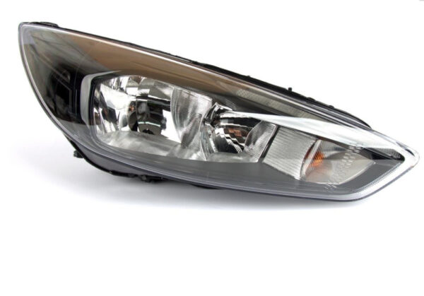 2060592 - NEW FORD FOCUS C346 MK3 FRONT RIGHT HEADLIGHT LHD 2060592 ORIGINAL