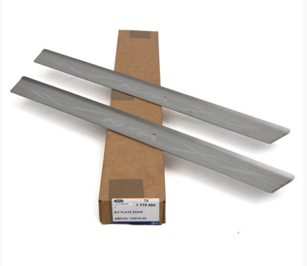2387376 - NEW FORD KUGA C520 MK2 FRONT DOOR SCUFF PLATE TRIM SET 2387376 ORIGINAL