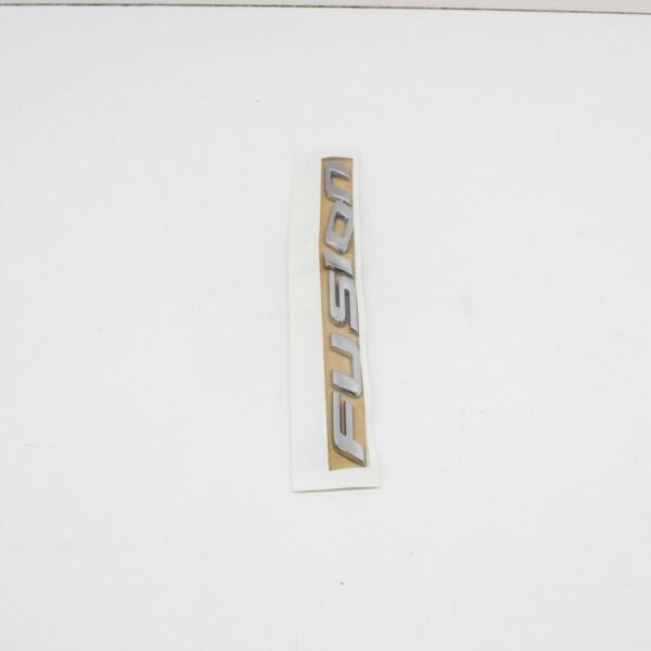 5294572 - NEW FORD MONDEO MK5 FUSION NAME PLATE EMEBLEM 5294572 DS73-A42528-AC ORIGINAL