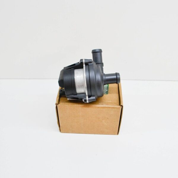 C2D37701 - Jaguar F-Type Coupe X152 Engine Auxiliary Water Pump C2D37701 NEW Genuine