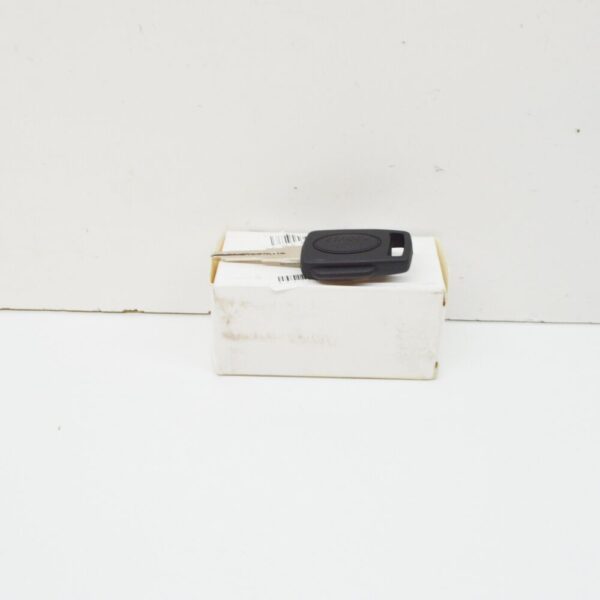 CWE500390 - Land Rover Defender Pick-up L316 Key Blank CWE500390, Original