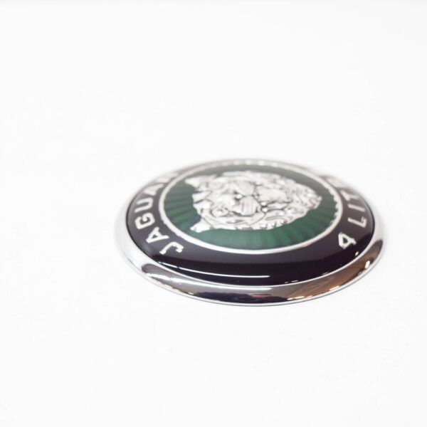 HJB5985BD - JAGUAR XK 8 Convertible X100 Bootlid Badge HJB5985BD NEW GENUINE