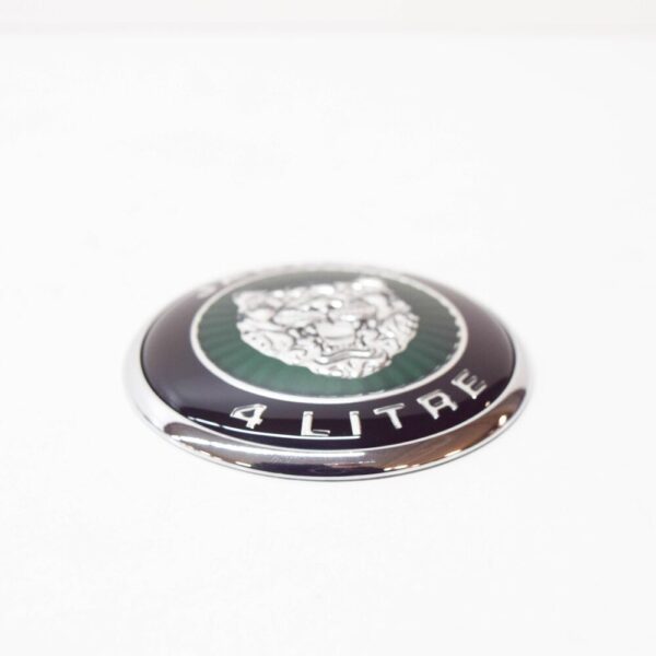 HJB5985BD - JAGUAR XK 8 Convertible X100 Bootlid Badge HJB5985BD NEW GENUINE