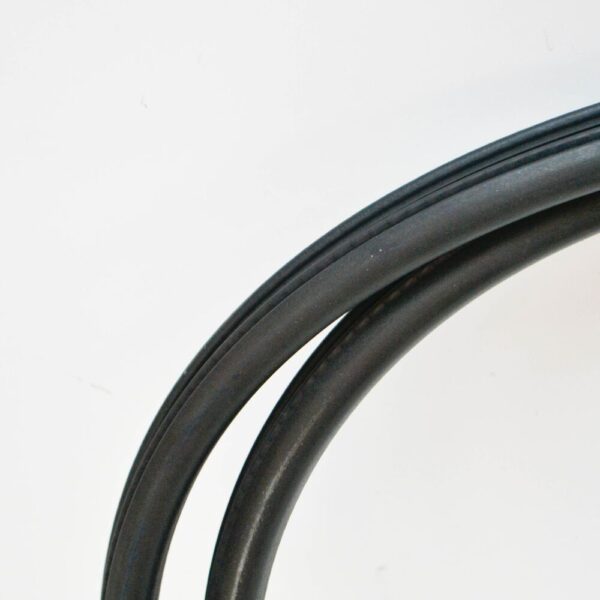 LR001630 - LAND ROVER FREELANDER L359 Front Door Seal LR001630 NEW GENUINE