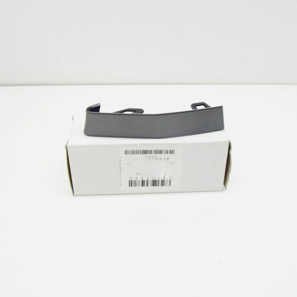 LR105598 - LAND ROVER RANGE ROVER VELAR L560 Front Bumper Right Cover LR105598 NEW GENUINE